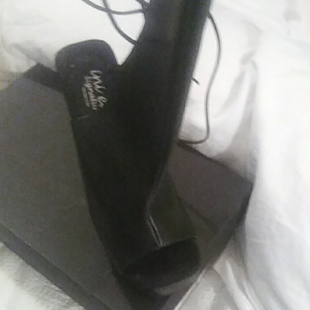 Shoes - Picture 3 of 5